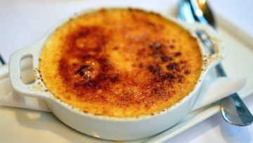 Crème brûlée dans un ramequin